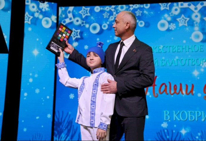 В вихре новогодних чудес: на Кобринщине стартовала благотворительная акция «Наши дети»