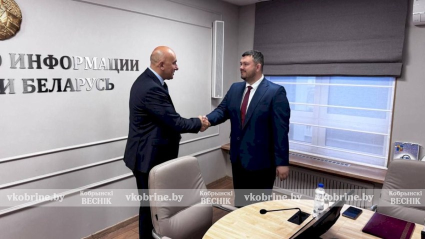 Министр информации Марат Марков для эксклюзивное интервью представителю блогосферы ПалВанычу из Кобрина