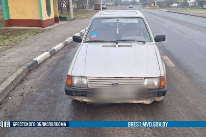 В Кобринском районе легковушка сбила семилетнего мальчика