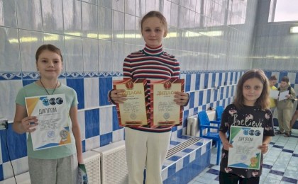 Блестящий триумф кобринских пловцов на «Новогодних стартах»