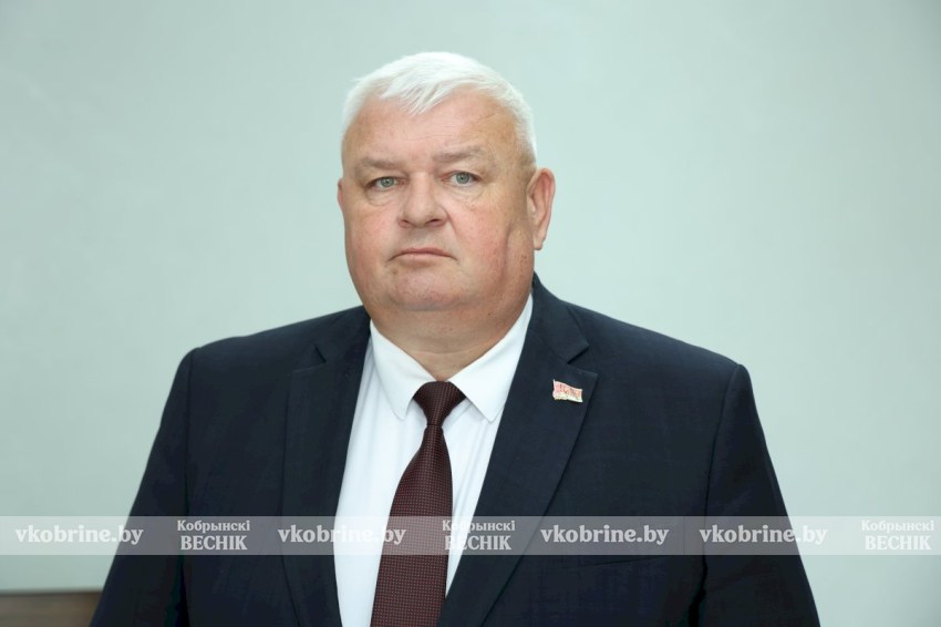 Первый заместитель председателя райисполкома – начальник управления по сельскому хозяйству и продовольствию Андрей Лукиянчик: «Спасибо за самоотверженный труд»