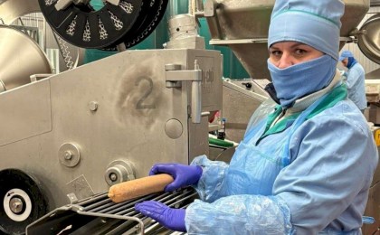 В её руках рождается качество: история формовщицы колбасных изделий ПУП «Брестские традиции» Ольги Ковалевич