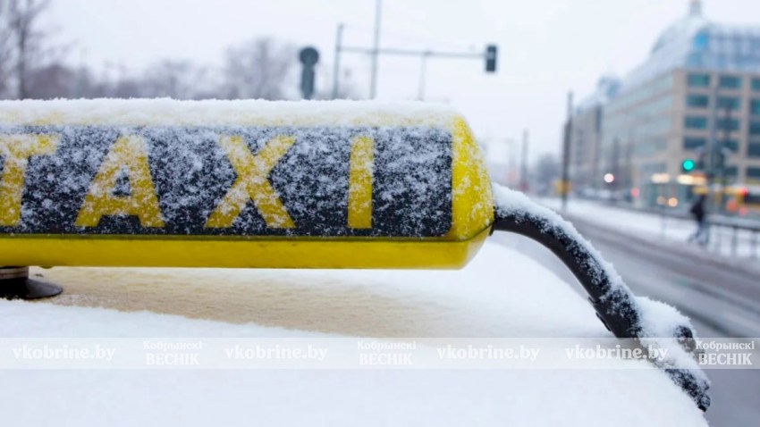 Адвокат объяснила, когда таксист может отказаться везти пассажира с санками или лыжами