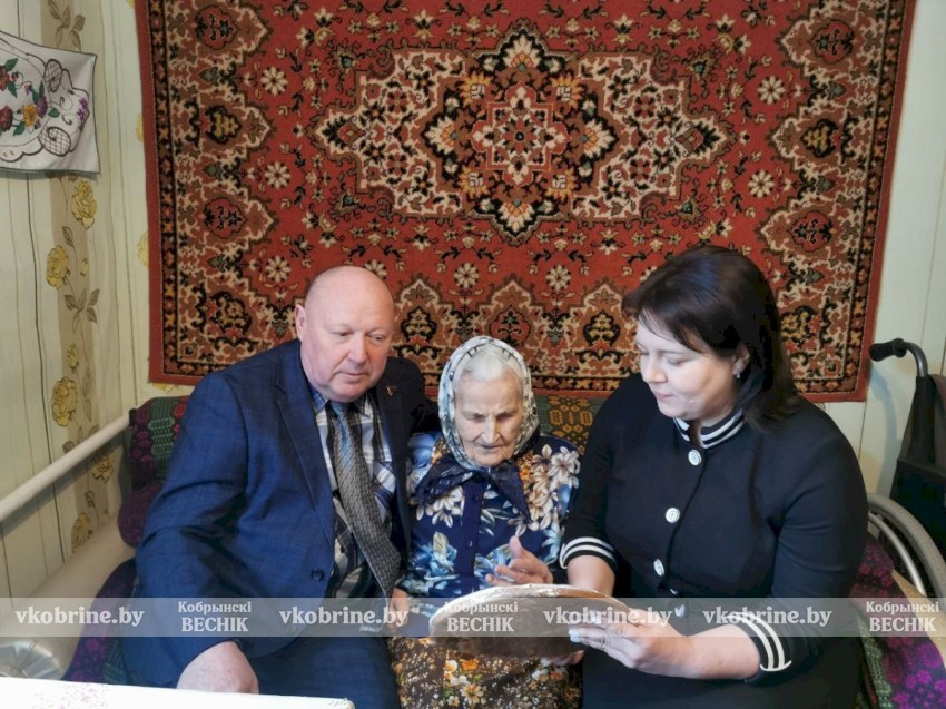 Сердечный визит: акция «От всей души“ согрела теплом ветерана Веру Дородько