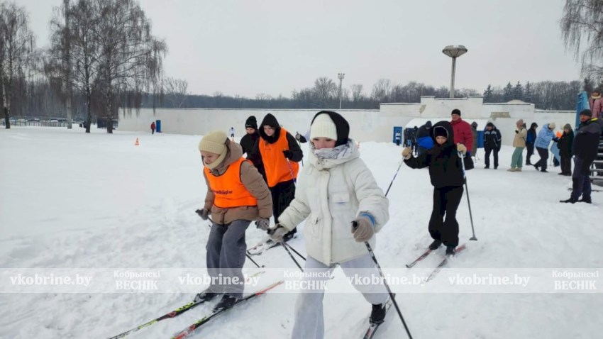 «Снежный снайпер»: меткость, скорость, триумф! В Кобрине прошел районный этап областных соревнований по биатлону