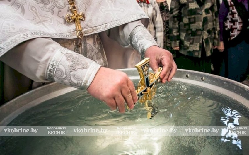 Крещенская вода: как хранить, пить и что делать, если испортилась