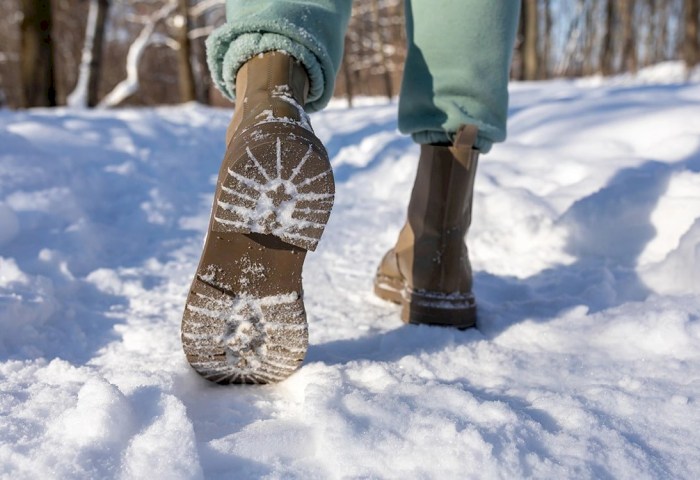 Обувь против гололедицы: как выбрать и не упасть зимой