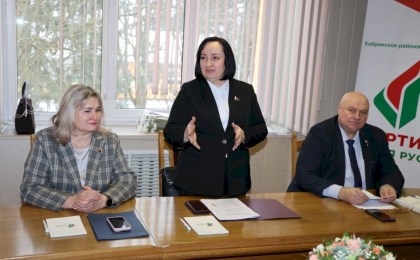 От мониторинга цен до туристического потенциала Кобринщины: насыщенная рабочая неделя депутата Полины Василюк в родном округе