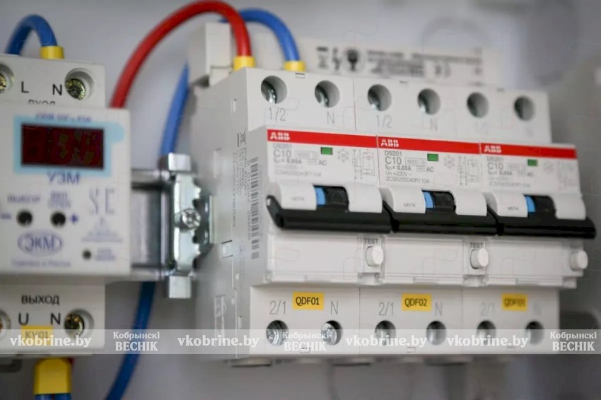 Безопасная эксплуатация электроприборов: устройство защитного отключения на страже жизни