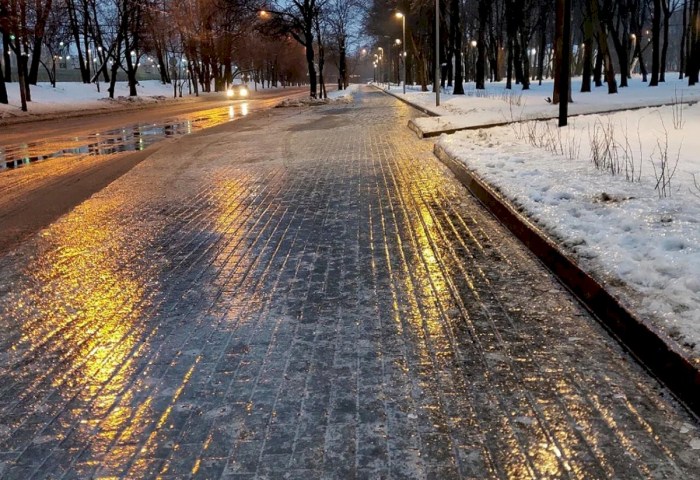 Более 16 тысяч белорусов получили гололедные и холодовые травмы с начала зимнего сезона - Минздрав