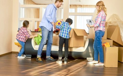 Узнали, какие компенсации положены работникам при переводе на работу в другую местность