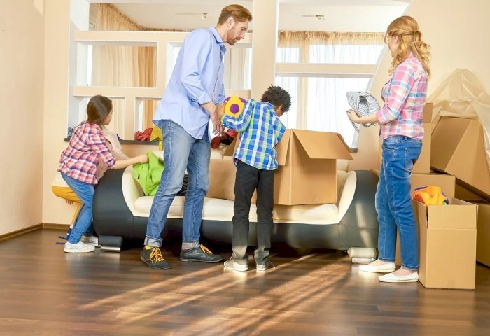 Узнали, какие компенсации положены работникам при переводе на работу в другую местность