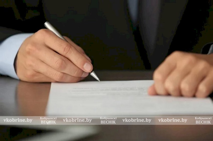 Две супружеские пары и беременная: кого еще помиловал Лукашенко