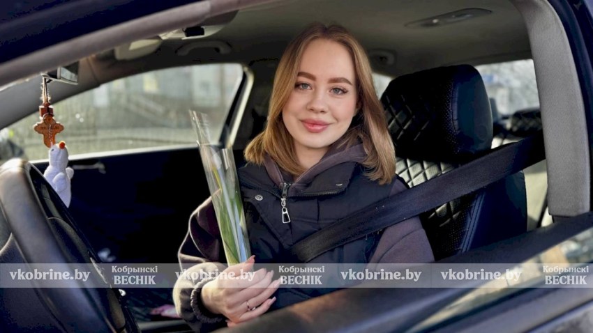 Посмотрите, как душевно ГАИ Кобрина поздравила дам с праздником! (ВИДЕО)