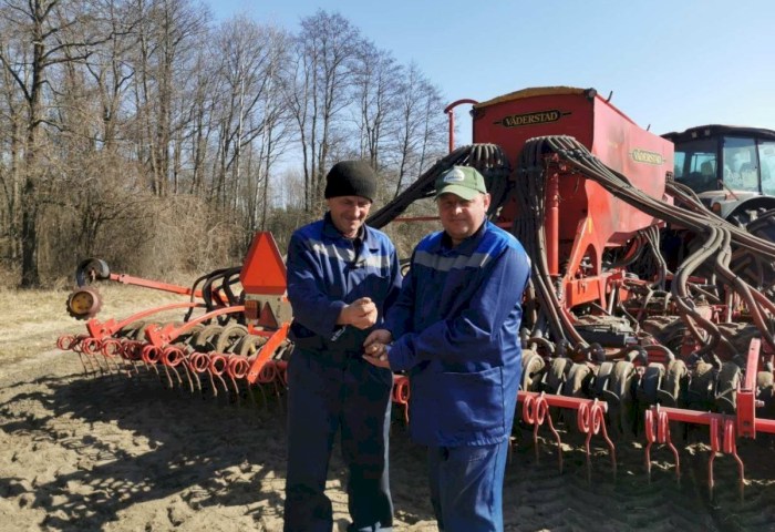 Старт дан! Первые гектары яровых засевают в ОАО «Любань» на Кобринщине