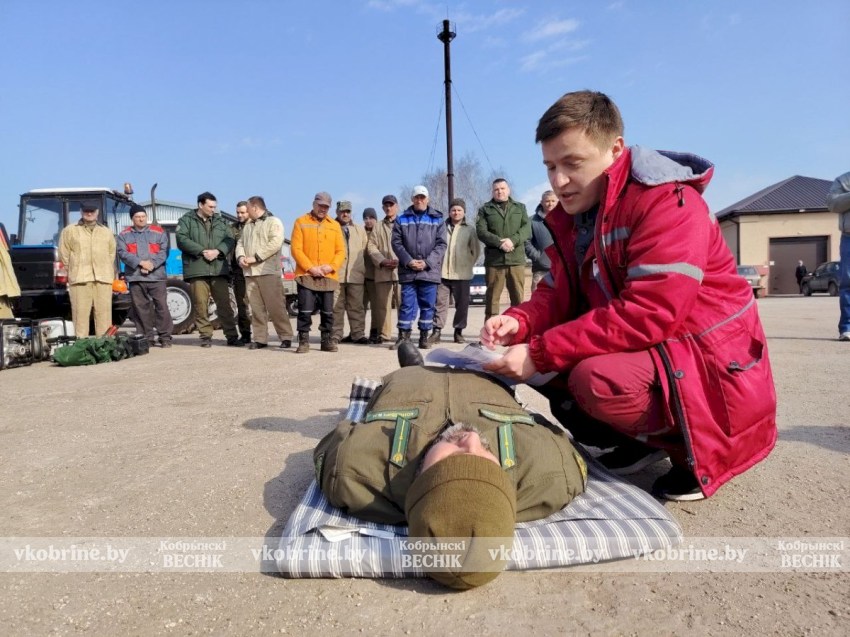 От мотопомпы до первой помощи: Кобринский опытный лесхоз отработал сценарии спасения леса