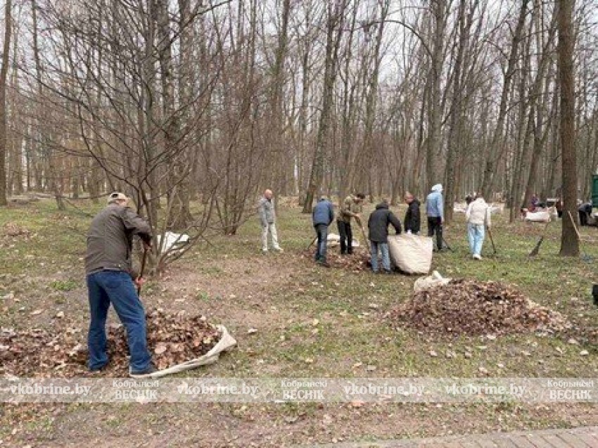«Чистый четверг» в Кобрине: работа на благо района как шаг к новой жизни