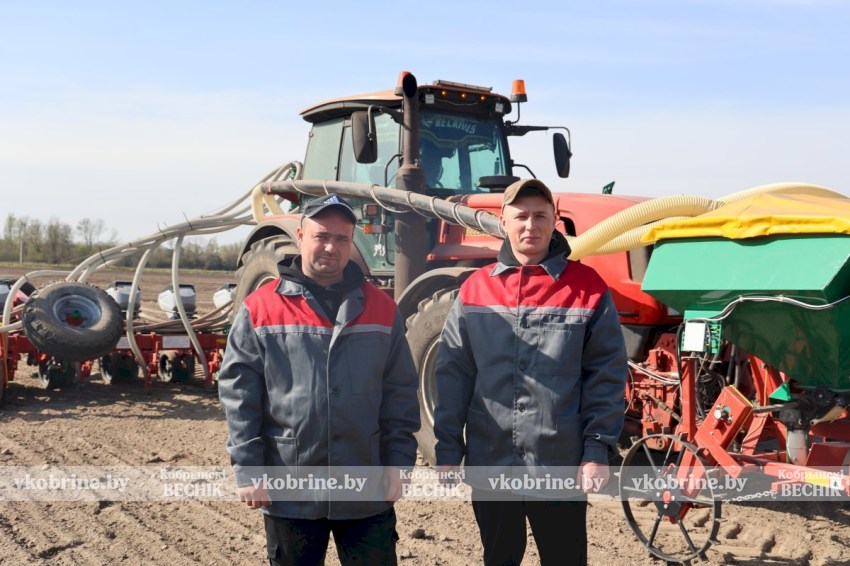 План - 2180 гектаров: аграрии из Батчей первыми в районе начали сев кукурузы