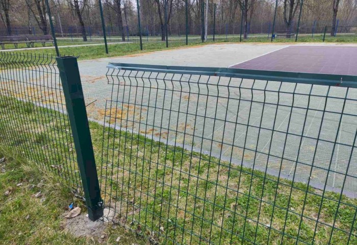 Беречь нельзя ломать: где поставим запятую? «КВ» попробовал разобраться, что происходит со спортивной площадкой на Штабной