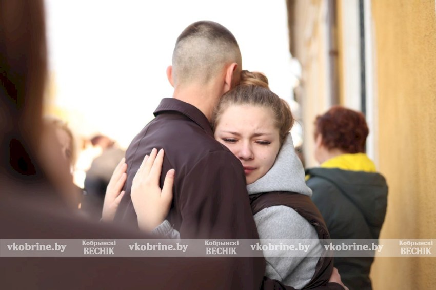 Кобринщина отправила будущих десантников в воинские части