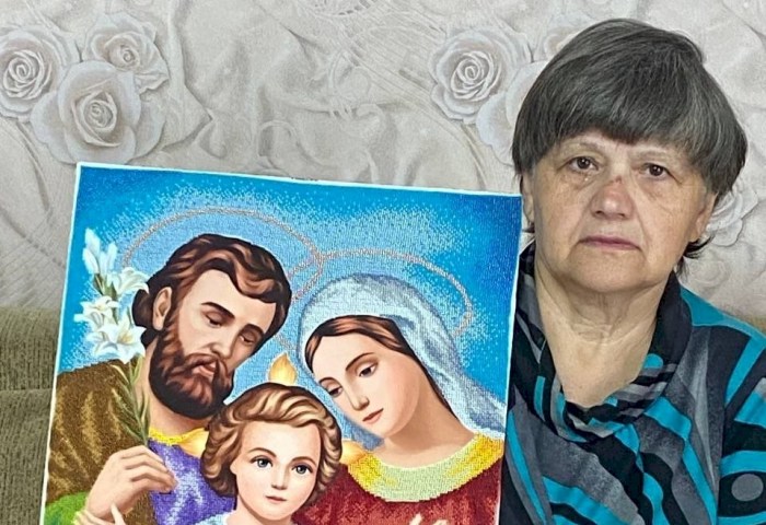 Шедевры под тонкой иглой: как рождаются духовные картины Татьяны Гимбатовой из д. Тевли