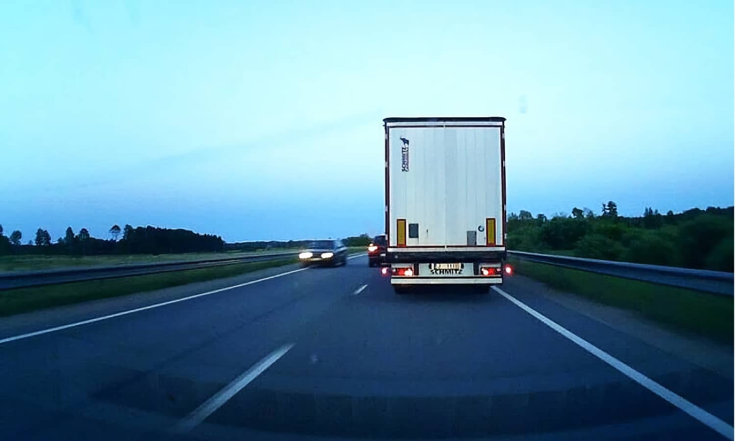 vstrechniy avtomobil